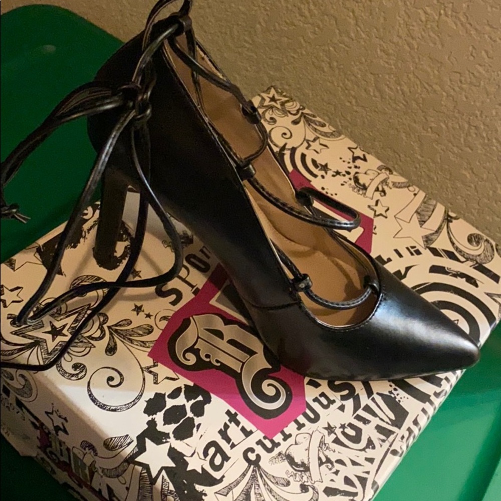 Heels - Picture 6 of 9